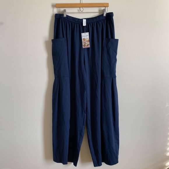 NWT Halara Mid Rise Elastic Waist Wide Leg Pull-On Pant - Picture 4 of 5